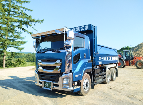 ダンプトラック大型運転手